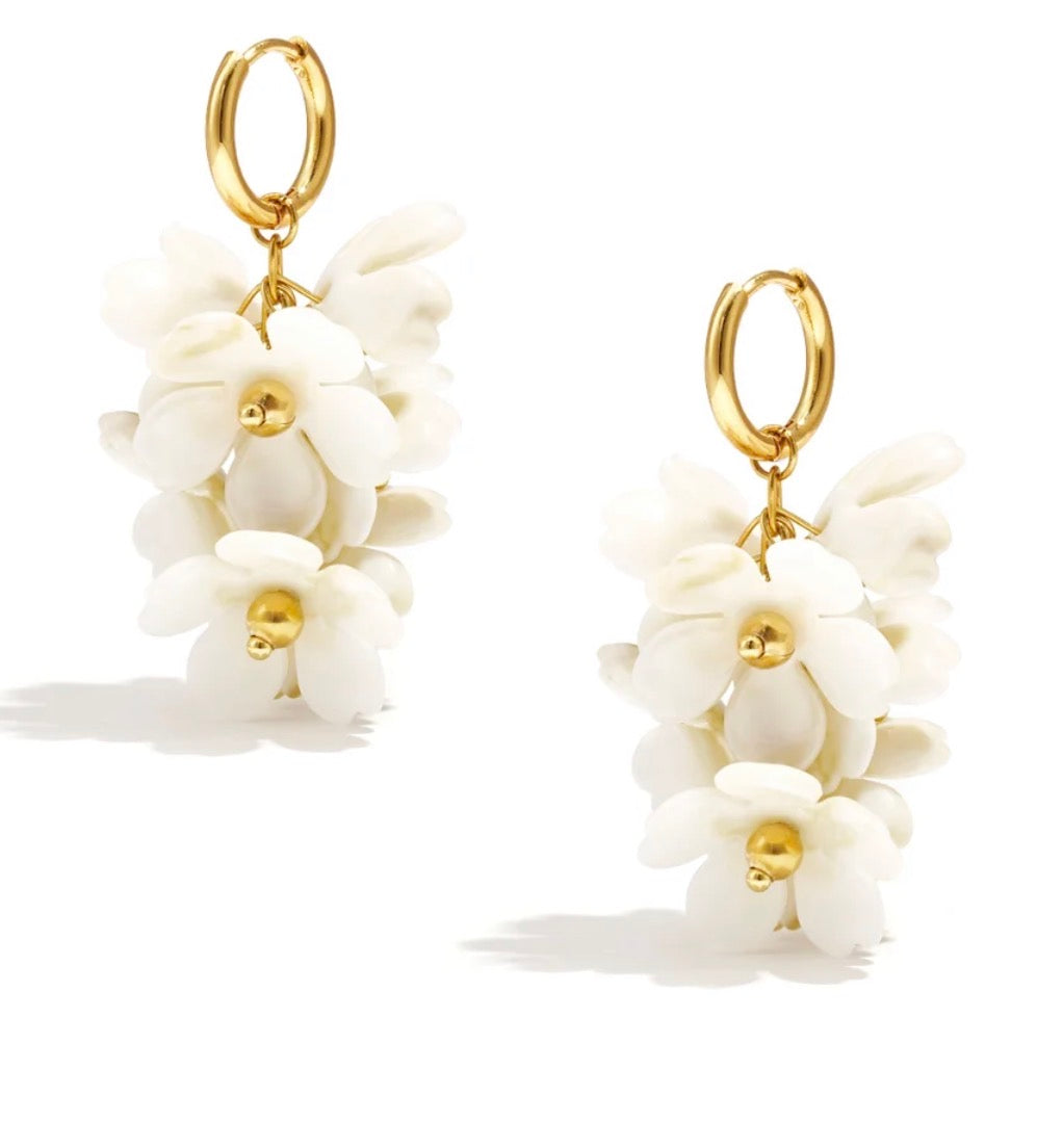Oorbellen drops off white