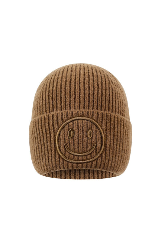 Smiley muts bruin